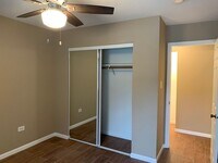 605 N Wolf Rd photo'