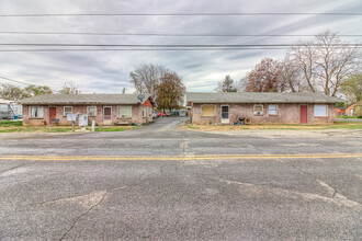 2406 Castlevale Rd in Yakima, WA - Building Photo - Primary Photo