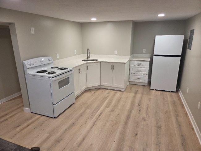 785 N Monroe Blvd in Ogden, UT - Foto de edificio - Building Photo