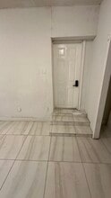 7573 NW 12th Ct, Unit Private room and bathroom in Miami, FL - Building Photo - Building Photo