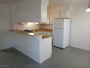 1400 E Mesquite Ave in Las Vegas, NV - Building Photo - Building Photo