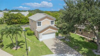 7423 NW 70th Ave in Parkland, FL - Building Photo