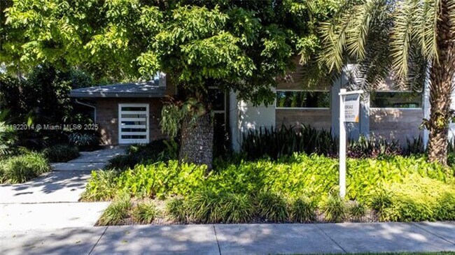 0 Shore Dr W in Miami, FL - Building Photo - Building Photo