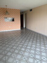 9455 W Flagler St in Miami, FL - Building Photo