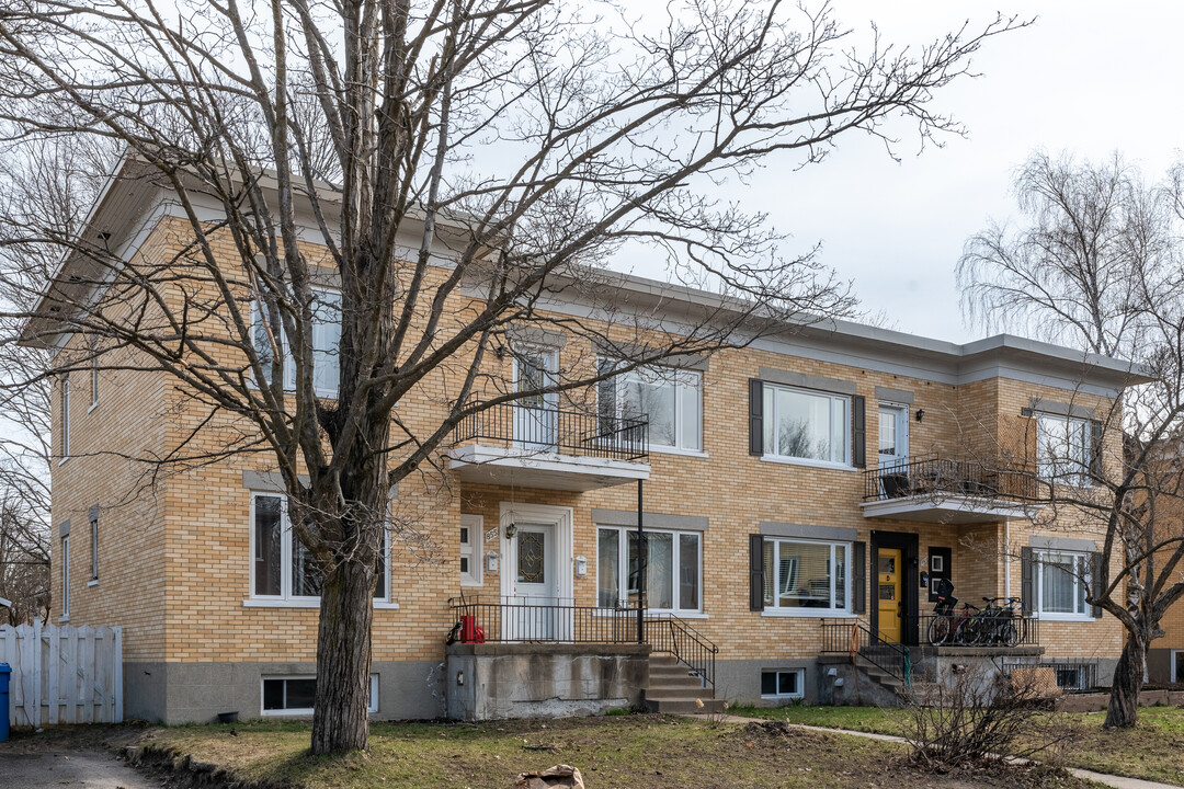 861 Pierre-Maufay St in Québec, QC - Building Photo