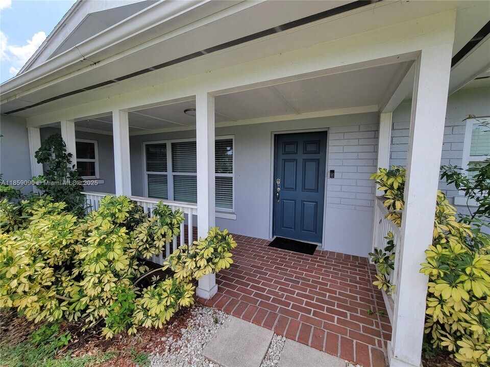 2805 13th St in Vero Beach, FL - Building Photo