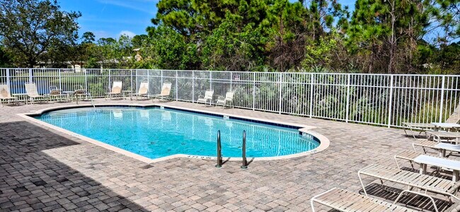 2584 Stockbridge Square SW in Vero Beach, FL - Building Photo - Building Photo