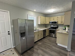 1290 W Michigan Ave in Southern Pines, NC - Building Photo - Building Photo