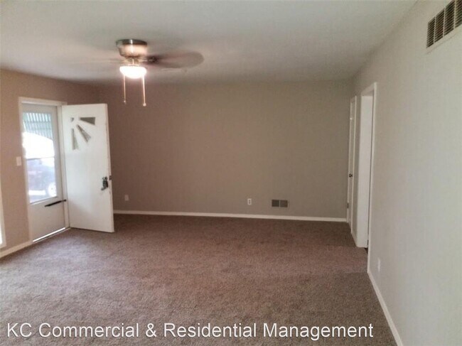 7601 Woodson Rd photo'