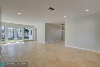 254 Avalon Ave in Lauderdale-by-the-Sea, FL - Foto de edificio - Building Photo