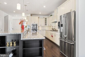 2762 Lady Slipper Rd in Gambrills, MD - Building Photo - Building Photo