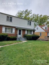 6921 Pin Oak Dr in Cincinnati, OH - Building Photo - Building Photo
