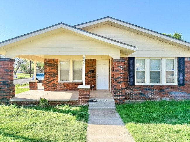2401 21st St in Lubbock, TX - Building Photo - Building Photo
