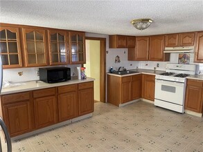 83 Titus St in Cumberland, RI - Building Photo - Building Photo