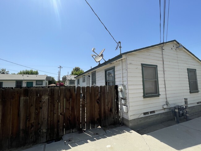 730 H St in Bakersfield, CA - Building Photo - Building Photo