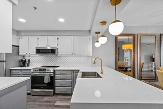 3404 American Dr, Unit 3124 in Lago Vista, TX - Foto de edificio - Building Photo