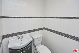 2422 Venice Blvd. in Los Angeles, CA - Building Photo - Building Photo