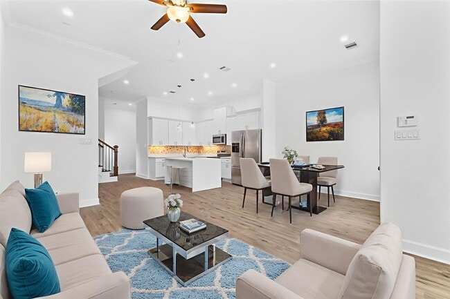 property at 7805 Farnsworth St