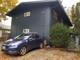 3404 SE 21st Ave, Unit 4 in Portland, OR - Building Photo