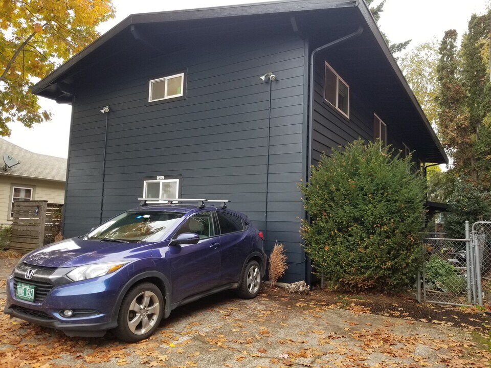 3404 SE 21st Ave, Unit 4 in Portland, OR - Building Photo