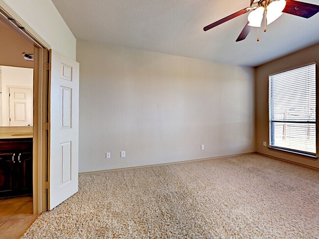 10004 Butte Meadows Dr in Fort Worth, TX - Building Photo - Building Photo