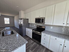 1328 Red Clover Ln in Ranson, WV - Building Photo