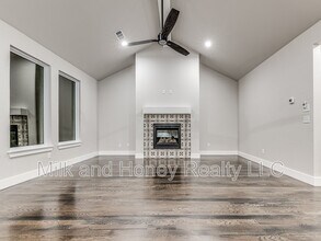 8225 Jenny Ln in Edmond, OK - Building Photo - Building Photo