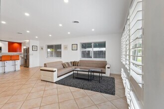 1406 Polk St in Hollywood, FL - Foto de edificio - Building Photo