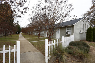 Pursley Court Apartments in Macon, GA - Foto de edificio - Building Photo