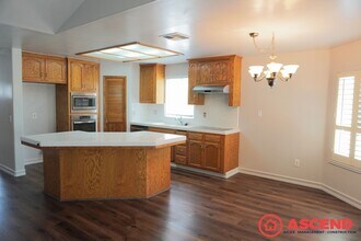 9021 Green Bank St in Bakersfield, CA - Building Photo - Building Photo