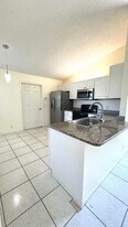 5149 El Claro Cir in West Palm Beach, FL - Building Photo