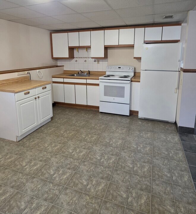 190 Copley Dr in Taunton, MA - Foto de edificio