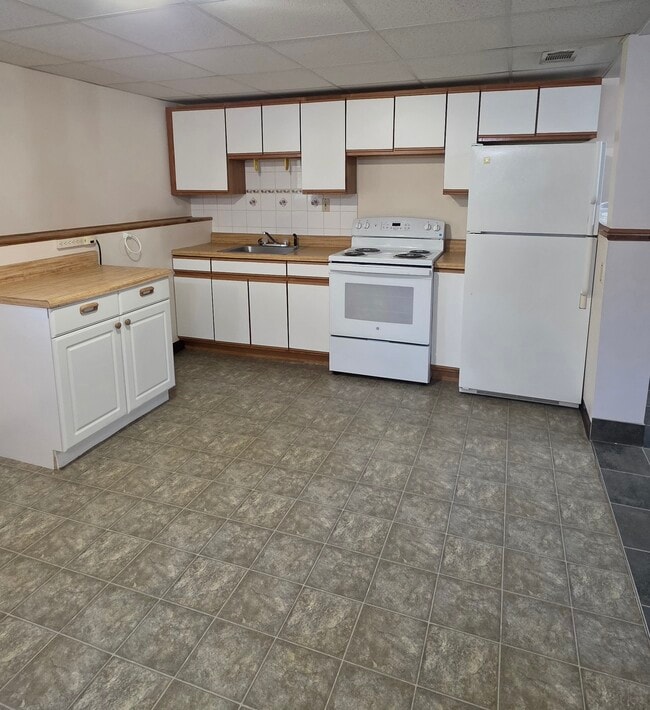 190 Copley Dr