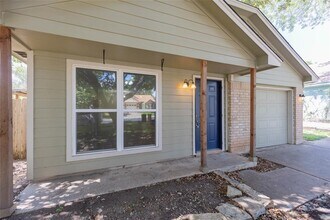 909 Kavanagh Dr in Austin, TX - Building Photo - Building Photo