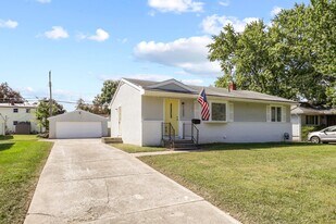 1237 Shanley Dr in Columbus, OH - Building Photo