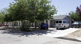 18506 Larkspur Rd in Adelanto, CA - Building Photo