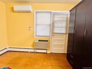 150-06 35th Ave in Queens, NY - Foto de edificio - Building Photo