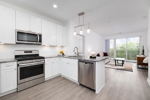 335 Bala in Bala Cynwyd, PA - Building Photo