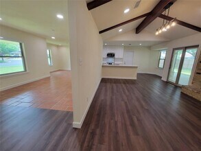 8709 Donna Gail Dr in Austin, TX - Building Photo - Building Photo