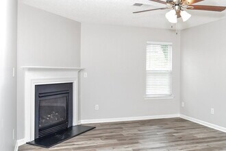 12805 Coral Sunrise Dr in Huntersville, NC - Building Photo - Building Photo