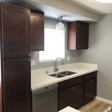 1220 Amethyst St in Redondo Beach, CA - Building Photo - Building Photo