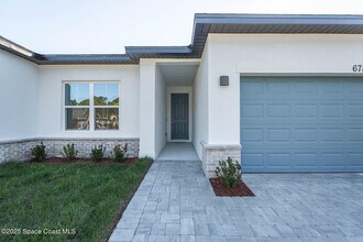 678 Furth Rd NW in Palm Bay, FL - Building Photo - Building Photo