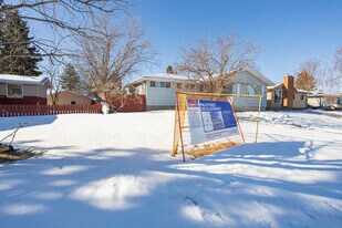 4935 17 Av SW in Calgary, AB - Building Photo