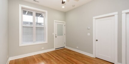 2125 W Chicago Ave in Chicago, IL - Building Photo - Building Photo