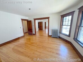 26 Upland Rd in Cambridge, MA - Foto de edificio - Building Photo