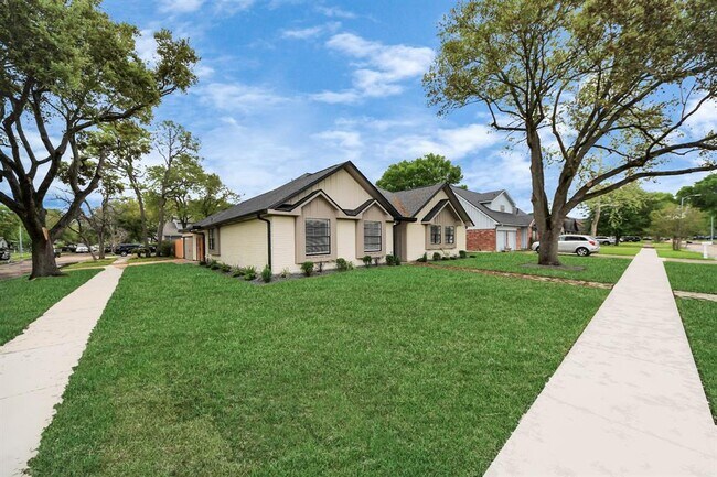 12822 Crow Valley Ln in Houston, TX - Building Photo - Building Photo