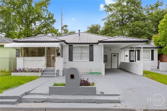 property at 819 W 51st St