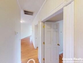 8 Bishop Richard Allen Dr, Unit 2 in Cambridge, MA - Building Photo - Building Photo