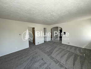 301 E 18th St in Idaho Falls, ID - Building Photo - Building Photo