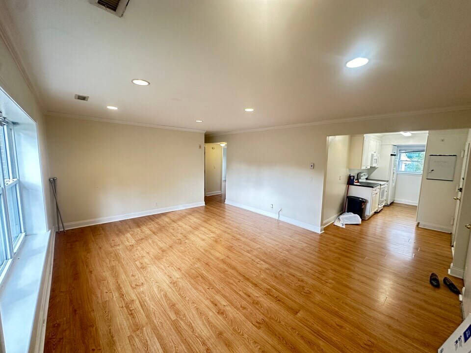 140 Newton St, Unit 1 in Boston, MA - Building Photo